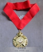 國(guó)務(wù)院國(guó)資委商業(yè)技能鑒定與飲食服務(wù)發(fā)展中心認(rèn)證勛章獎(jiǎng)?wù)? title=